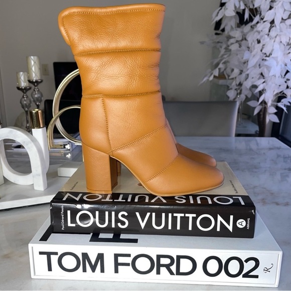 Gianvito Rossi 85 Quilted Lambskin Shearling-Lined Mid Boots in Sienna - Picture 1 of 13